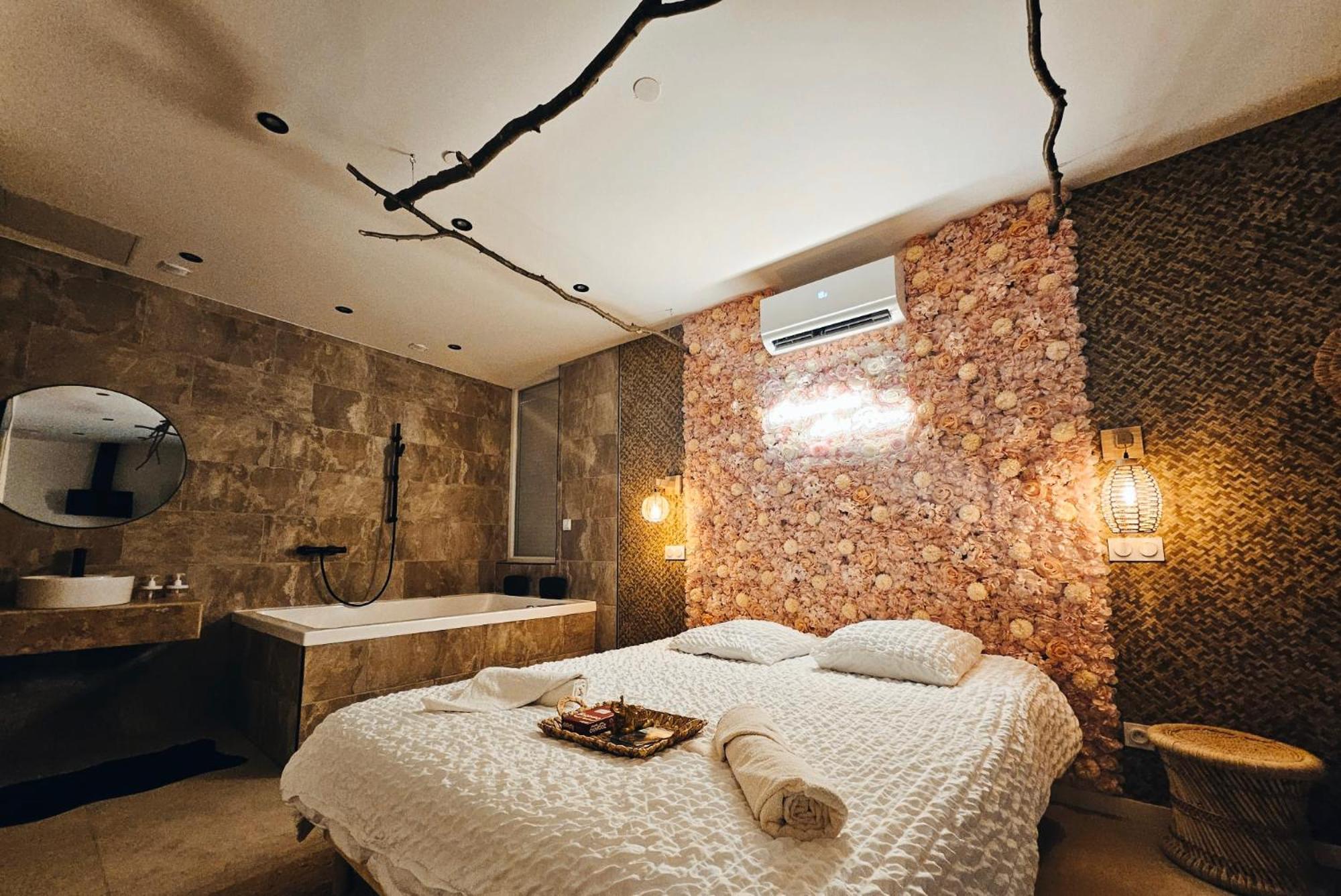 L'Experience Love Room Saint-Jean-Bonnefonds Bagian luar foto