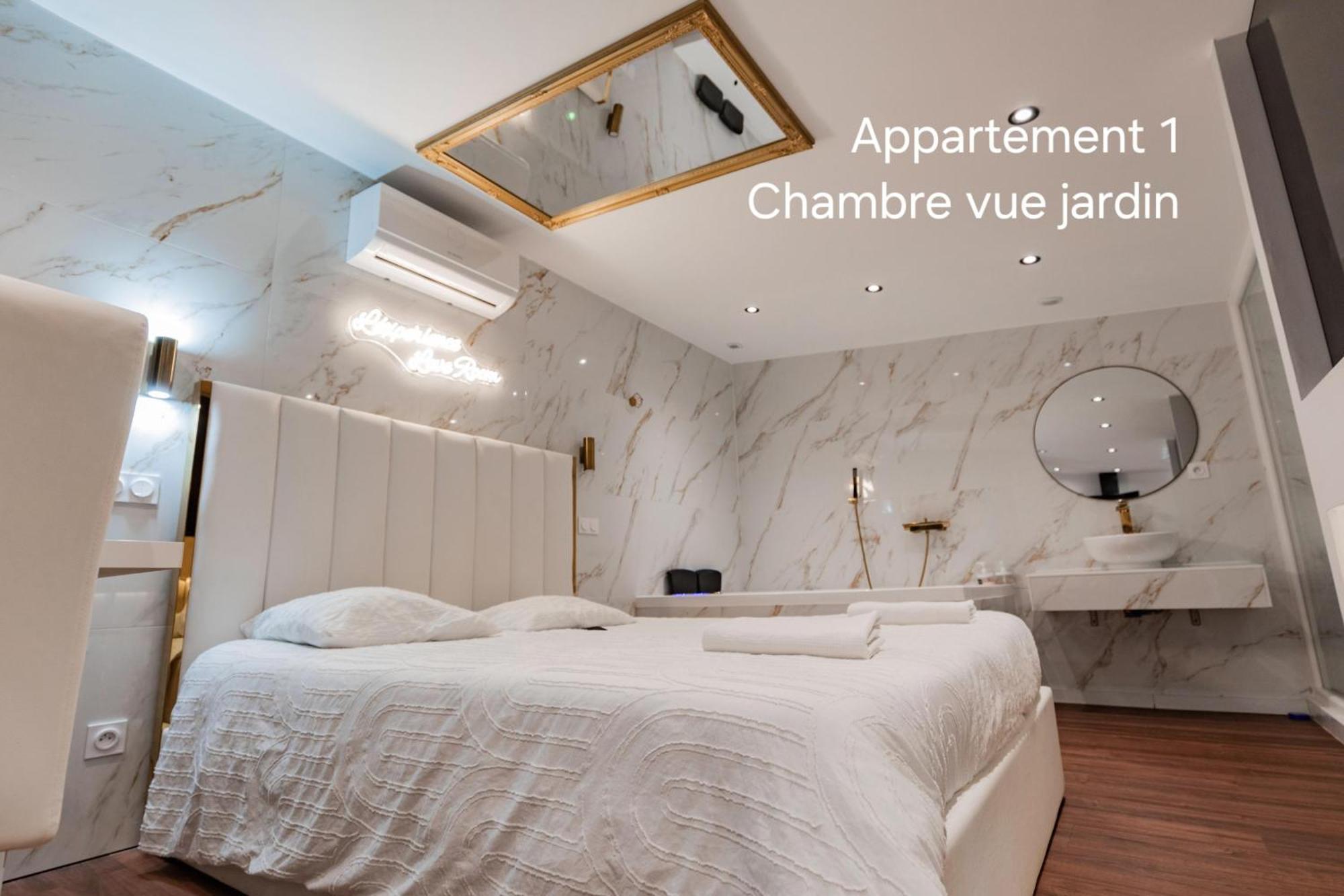 L'Experience Love Room Saint-Jean-Bonnefonds Bagian luar foto