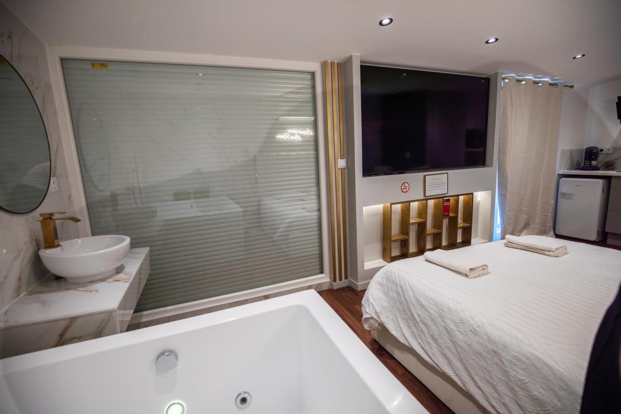 L'Experience Love Room Saint-Jean-Bonnefonds Bagian luar foto