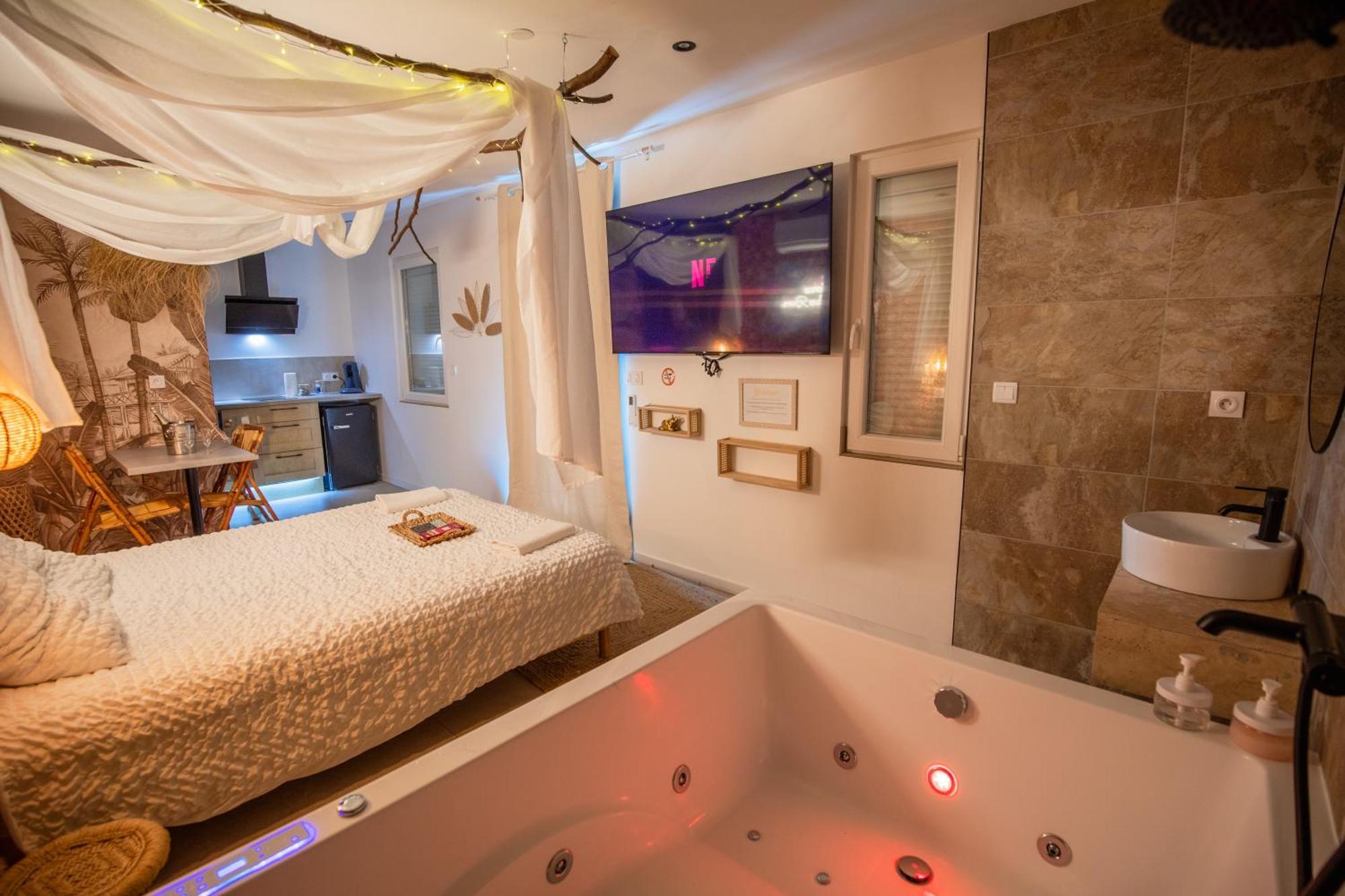 L'Experience Love Room Saint-Jean-Bonnefonds Bagian luar foto