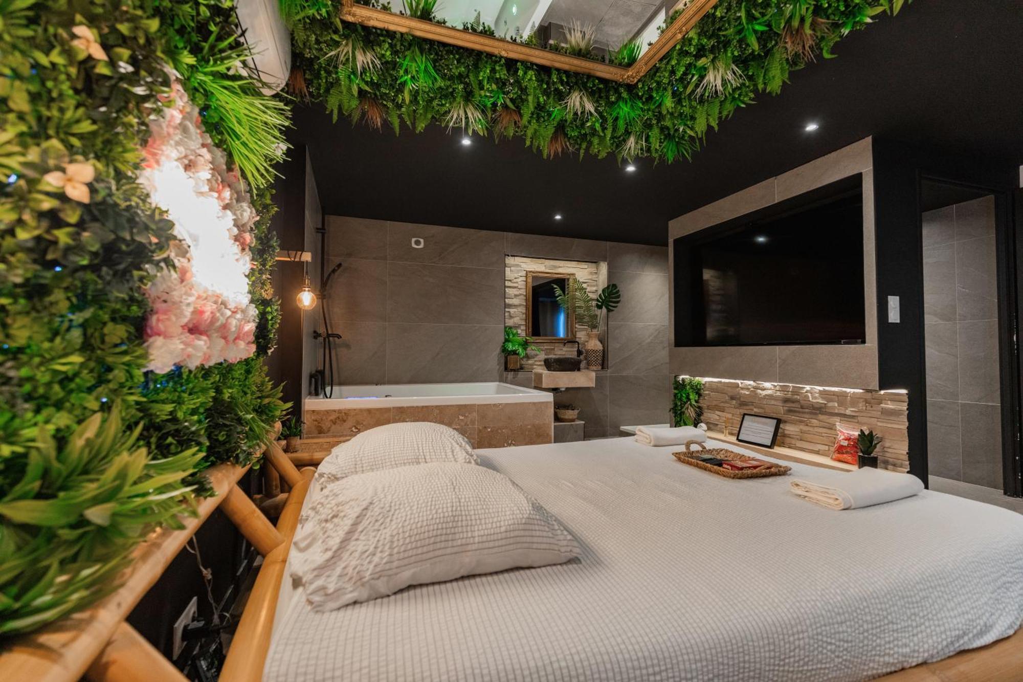 L'Experience Love Room Saint-Jean-Bonnefonds Bagian luar foto